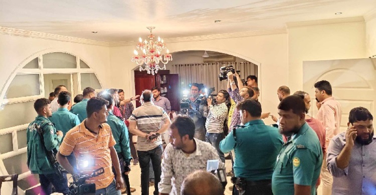 গুলশানের বাসায় তল্লাশির নামে ভাঙচুরের ঘটনায় আটক তিন